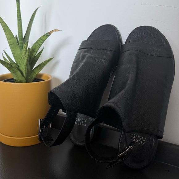 Eileen Fisher black Dakota leather flat sandals - size 5.5 - Picture 6 of 7